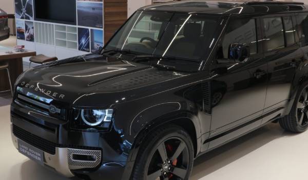 Ilustrasi Mobil Range Rover Defender